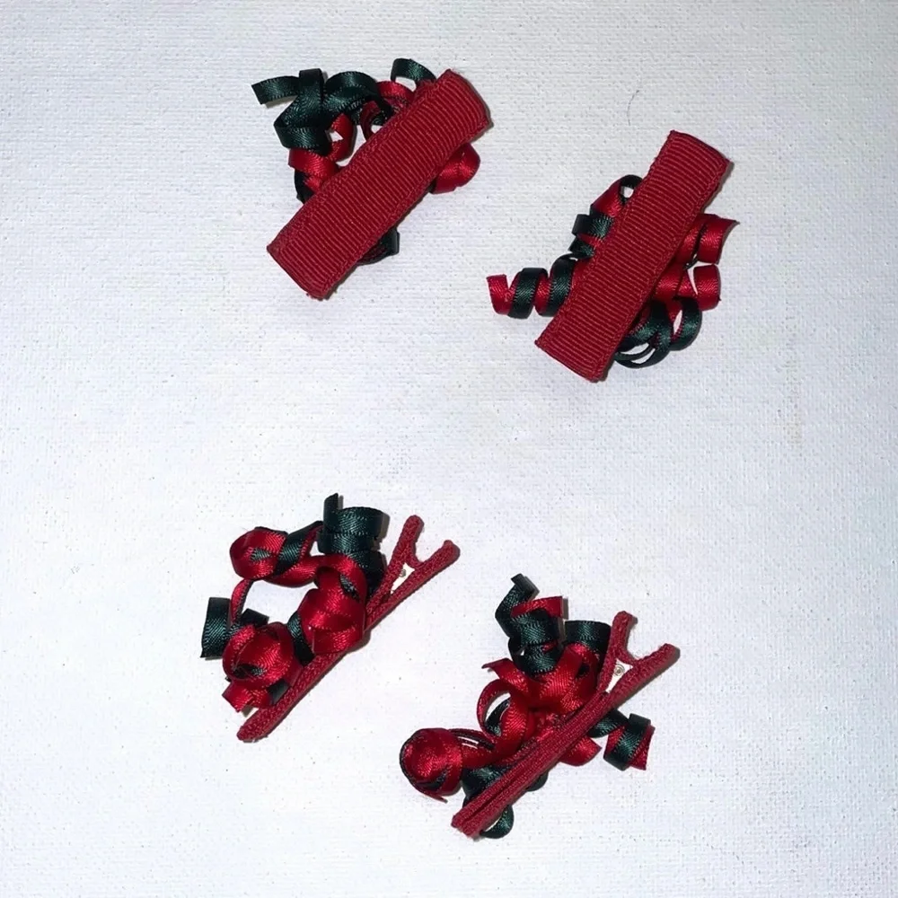 Gymboree Christmas 4 hair clips Red Green with‎ tiny bells.